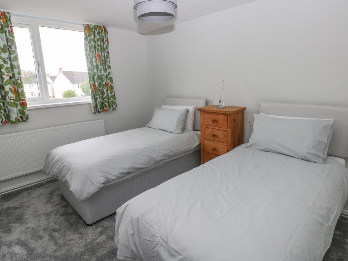 21 Sandfield Road Villa Burry Port Buitenkant foto